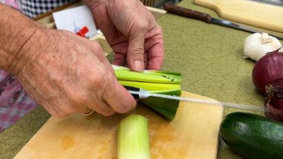 Archivbild: Heike Unger
Gemeinsam kochen und miteinander essen: Die Malteser in Amberg wollen mit ihrem Kochtreff ein neues Angebot für ältere Menschen etablieren.
