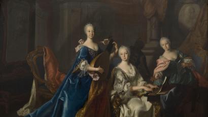 Bild: Reiss-Engelhorn-Museen Mannheim /exb 
Ein Gemälde (Öl auf Birnbaum) von Jan Philips van der Schlichten von 1742/43. Dargestellt sind die drei Schwestern und Sulzbacher Prinzessinnen beim Musizieren: (von links) Maria Anna (mit Laute), die älteste Schwester und spätere Kurfürstin Elisabeth Auguste (am Spinett) sowie Franziska Dorothea, die jüngste. Im Hintergrund an der Wand Porträtmedaillons bzw. Büsten Karl Theodors und Clemens Franz de Paulas, der Ehemänner der beiden älteren Prinzessinnen.