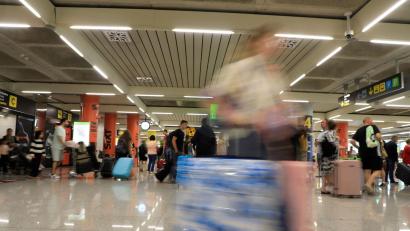 Bild: Clara Margais/dpa
Unwetter haben für Chaos auf dem Flughafen von Mallorca gesorgt (Archivbild).