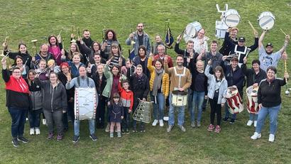 Bild: Christina Eibel
Achtung, Nachtruhe: Die Feuerwehrspielmannszüge Grafenwöhr, Pressath und Erbendorf präsentieren am Programm rund um den Nordgautag in Grafenwöhr gemeinsam das Projekt „Ein Zapfenstreich!"