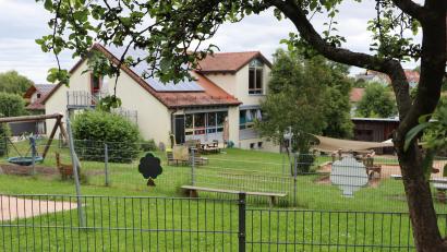 Bild: gru
Die Betreuung in der Kindertageseinrichtung Edelsfeld kostet ab Herbst 2024 bis zu 195 Euro (Kindergarten) beziehungsweise 265 Euro (Kinderkrippe).
