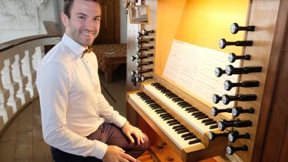 Bild: do
Lars Amann demonstriert in der Klosterkirche Speinshart Orgelmusik vom Feinsten.