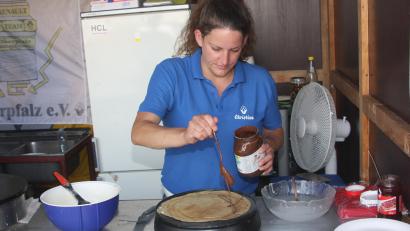 Archivbild: wro
Crêpes werden beim Bürgerfest vom Renault-Club frisch zubereitet.