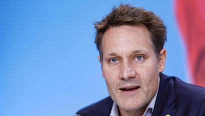 Symbolbild: Daniel Löb/dpa
Ludwig Hartmann, Fraktionsvorsitzender von Bündnis 90/Die Grünen im Bayerischen Landtag, spricht bei einer Pressekonferenz