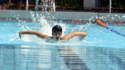 Archivbild: Hubert Ziegler
Am Wochenende wird das Schwimmerbecken im Hockermühlbad zum Wettkampfbecken. Beim 23. Kurfürstenpokal des TV Amberg sind rund 340 Schwimmer aus 16 Vereinen am Start.