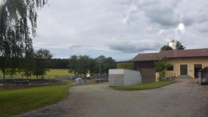 Bild: fz
Die Kläranlage in Irchenrieth wird vom Abwasserzweckverband Irchenrieth-Bechtsrieth-Theisseil betrieben. Sie wird in den nächsten Jahren ertüchtigt. Der Haushaltsansatz dafür steht bereits fest.