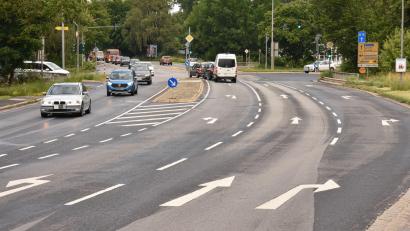 Bild: Stephan Huber
Der Amberger Bauausschuss diskutiert darüber, wie die Westumgehung von Kümmersbruck sinnvoll an das Amberger Straßennetz angeschlossen werden kann. Umstritten dabei ist noch die Umgestaltung der Drahthammerkreuzung.