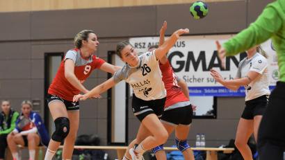 Bild: G. Büttner
Mit Aileen Häuber (Nummer 26) und Franziska Scheidler stehen der HSG Weiden zwei wichtige Spielerinnen nicht mehr zur Verfügung.