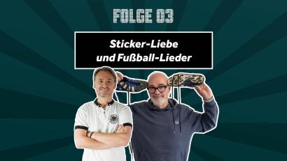 Bild: tow
Stefan Puhane (l) und Frank Werner sprechen über Panini-Alben und Fußball-Lieder.