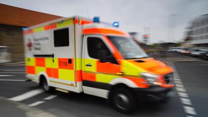 Symbolbild: Nicolas Armer/dpa
Ein Rettungswagen war in Nittenau in einen Unfall verwickelt.