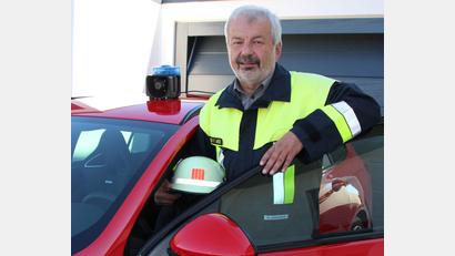 Archivbild: u
Fredi Weiß ist Feuerwehrmann mit Leib und Seele. Am 1. Juli 2011 trat er sein Amt als Kreisbrandrat an, 2017 wurde er für weitere sechs Jahre wiedergewählt. Als 16-Jähriger trat er 1975 der Schnaittenbacher Feuerwehr bei. Am 1. April 1985 wurde er deren stellv. Kommandant, am 1. April 1997 ihr Kommandant. Die Ernennung zum Kreisbrandmeister erfolgte am 1. März 2005, zum Kreisbrandinspektor am 1. August 2011.