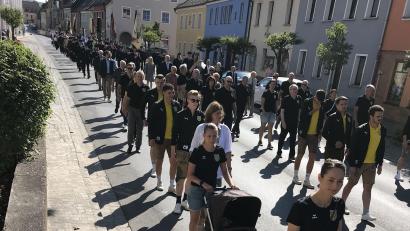 Bild: mma
Lang war der Kirchenzug des SV Hahnbach.