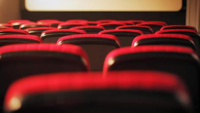 Symbolbild: Fredrik von Erichsen/dpa
Im tschechischen Erzgebirge soll ein 100 Jahre altes Kino gerettet werden.