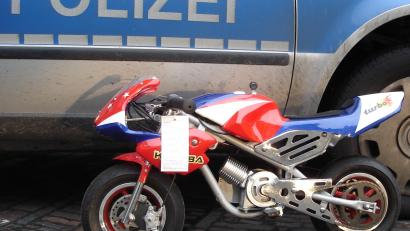 Symbolbild: Polizei
Mit einem Pocketbike verunglückte am Wochenende ein Mann in Grafenwöhr.