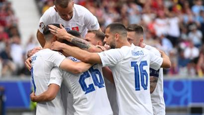 Bild: Arne Dedert/dpa
Die Slowakei ging im ersten Gruppenspiel gegen Belgien früh in Führung.