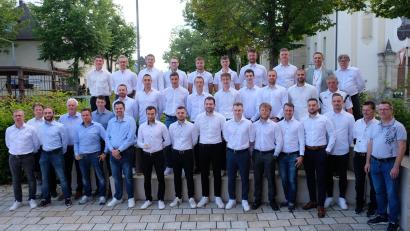 Bild: do
Eschenbachs Sportlerfamilie freut sich über Meisterschaften im Bereich Fußball und Tischtennis. Empfang und Würdigung der "Sportler des Jahres" gehörte deshalb zu den ehrenvollen Aufgaben des Bürgermeisters und der Vertreter des Stadtverbandes.