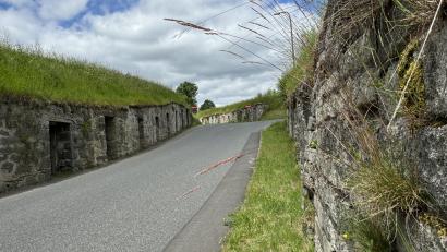 Bild: Matthias Bäumler/fph
Die historischen Keller an der Brandner Ortseinfahrt sind ein Blickfang.