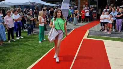 Bild: Carmen Greissinger/exb
Ein Höhepunkt am Nachmittag bei der Messe "Regio life day" in Weigendorf war eine Modenschau.