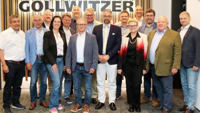 Bild: lst/exb
Mit diesem Vorstand um den einstimmig wiedergewählten Kreisvorsitzenden Alexander Herzner (Siebter von rechts) geht der Kreisverband Nordoberpfalz der Mittelstands-Union (MU) in die nächsten zwei Jahre.