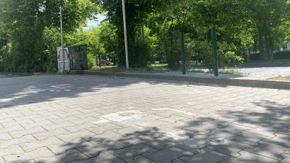 Bild: Schönhofen
Die Ladesäulen auf dem Parkplatz beim Neuen Rathaus in Weiden wurden vorübergehend demontiert.