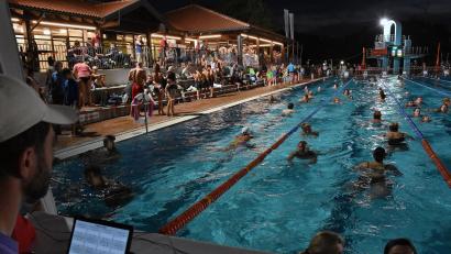 Bild: Stephan Huber
Nacht hat das Hockermühlbad einen ganz besonderen Reiz - wie hier beim 24-Stunden-Schwimmen 2022. Dieses Jahr steigt das Benefiz-Event am Freitag, 19. Juli