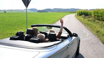 Bild: Felix Hörhager/dpa
Deutschlandweit kommen 26 Cabrios auf 1000 Einwohner. Die Zahl der Cabrios ist in den vergangenen zehn Jahren etwas gestiegen (Symbolbild).