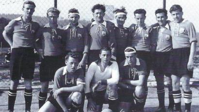 Bild: exb/TSV Flossenbürg
Das war die 1. Mannschaft des TSV Flossenbürg im Jahr 1953.