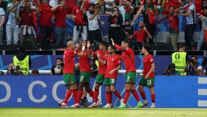 Bild: Friso Gentsch/dpa
Zweites Spiel, zweiter Sieg: Portugal setzte sich deutlich gegen die Türkei durch.