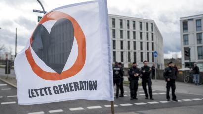 Symbolbild: Daniel Vogl
Die "Letzte Generation" demonstriert in Regenburg.