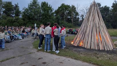 Bild: Pfadfinder St. Michael Poppenricht/exb
Das Johannisfeuer der Pfadfinder St. Michael Poppenricht wurde am Abend entzündet.