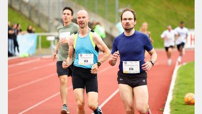 Bild: Kristian Goretzki/exb
Der Läufer des Zollamtes Hof-Marktredwitz (vorne rechts).