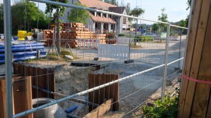 Bild: do
An den Sanierungskosten maroder Wasserversorgungsleitungen und von Abwasserkanälen, wie zum Beispiel in der Eschenbacher Straße, im Gebiet Nickelsee und in der Lindenstraße müssen sich die Anschlussberechtigten in Form von Verbesserungsbeiträgen beteiligen.