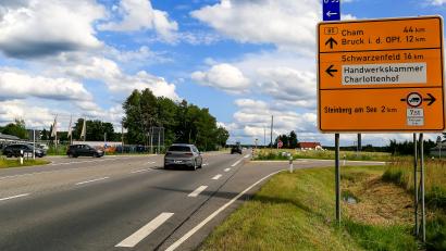 Archivbild: Hösamer
Die sogenannte "Lohbauer-Kreuzung" ist ein Unfallschwerpunkt im Bereich der Gemeinde Wackersdorf. Die Gefahrenstelle soll bald entschärft werden.