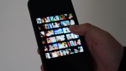 Bild: Marcus Brandt/dpa
Ein 15-jähriger Amberger ist Opfer von Sextortion geworden.