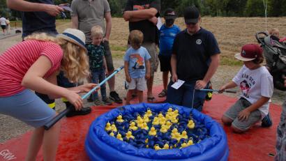 Bild: pop
Ein Entenangeln bietet das THW Amberg beim Kinderfest in Schmidmühlen an.
