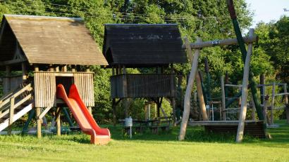 Bild: wel
60 000 Euro sind im Etat für Geräte eingestellt, die den Spielplatz beim Feuerwehrhaus aufwerten sollen.