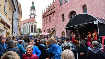 Archivbild: Petra Hartl
Von Freitag, 28., bis Sonntag, 30. Juni, wird beim Sulzbacher Altstadtfest in der Festmeile fast kein Durchkommen sein.