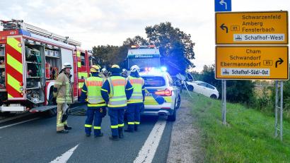 Bild: .Petra Hartl
Mit ihrem Auto war eine 30-jährige Frau am Mittwochabend bei der Autobahnausfahrt Amberg-Ost in einen Graben gerutscht