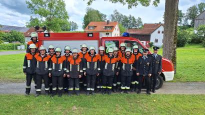 Bild:  Klaus Grötsch/exb
Die erfolgreichen Aktiven der Feuerwehr Münchenreuth.