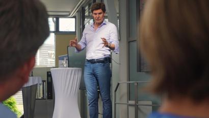 Bild: jut
Carsten Maschmeyer in Weiherhammer: Der Star-Investor spricht dort über seine schwere Kindheit und hört sich Start-up-Ideen an.