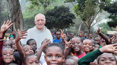 Archivbild: mas
Missionar Pater Stanislaus ist aus Uganda angereist und wird in seiner Predigt beim Fahrradgottesdienst Neuigkeiten aus Kakooge verkünden.