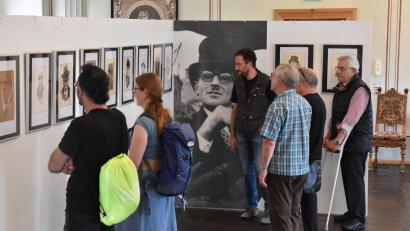 Bild: Maria Ostler-Scharl/exb
Die Ausstellung "Pfreimder Gesichter" ist noch bis zum 28. Juli im Bürgersaal zu sehen.
