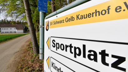 Archivbild: Petra Hartl
Auf dem Sportgelände des SV Kauerhof werden nach einem B-Jugend-Spiel der Spielgemeinschaft Loderhof-Sulzbach rassistische Parolen gesungen. Nun geht der Fall vor das Sportgericht.