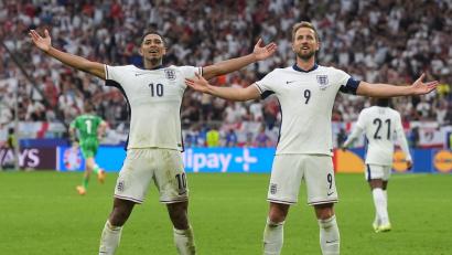 Bild: Marcus Brandt/dpa
Jude Bellingham (l) und Harry Kane waren die Matchwinner für England gegen die Slowakei.