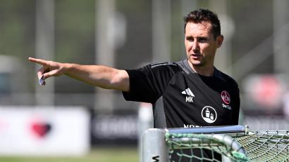 Bild: Federico Gambarini
Die erste Übungseinheit des neuen Cheftrainers Miroslav Klose verlief schon mal vielversprechend.
