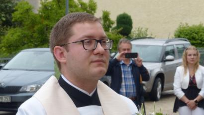 Bild: hme
Neupriester Matthias Merkl freut sich über den Empfang.