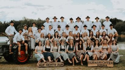 Bild: DJK Dürnsricht-Wolfring/exb
Die Dürnsrichter Kirwapaare warten schon auf ihre Einsätze.