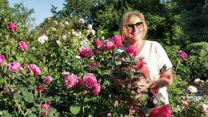 Bild: Portner
Anne Gierlach in Winklarn freut sich über den Rosenzauber vor der Terrasse.