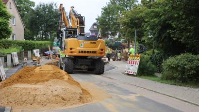 Bild: gru
Im vollen Gange sind Baumaßnahmen in Edelsfeld für Wasser, Kanal und Glasfaser.
