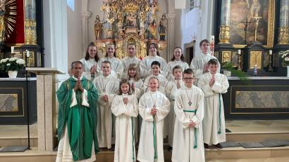 Bild: ils/exb
Die Pfarrei St. Johannes in Kirchendemenreuth freut sich über neuen Ministranten.